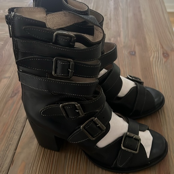 Freebird by Steven NEW Bond Sandal Black Box Included 10 Rare Find - Picture 8 of 10